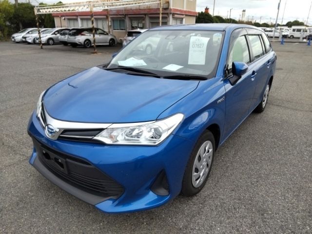 7627 Toyota Corolla fielder NKE165G 2018 г. (LUM Kobe Nyusatsu)